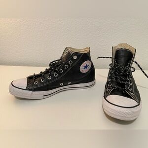Converse Chuck Taylor All Star Leather High Top Black - size 9